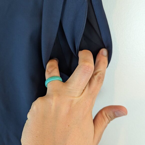 Lululemon Commission Slim-Fit Pant in Navy, Sz 31 - Picture 3 of 10